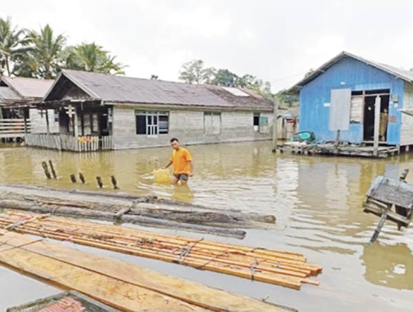 banjir kobar meluas