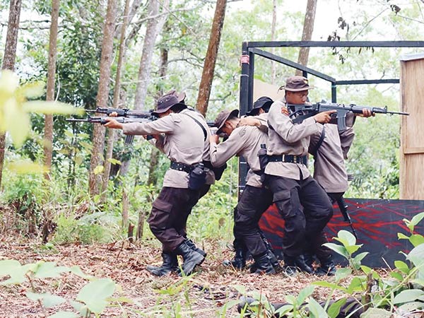 latihan ditsamapta polda kalteng