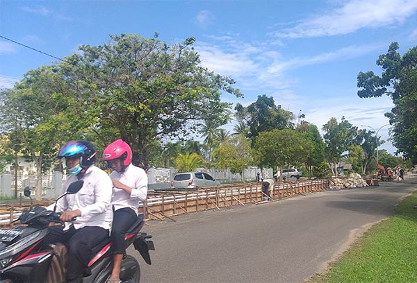 median jalan kuala pembuang