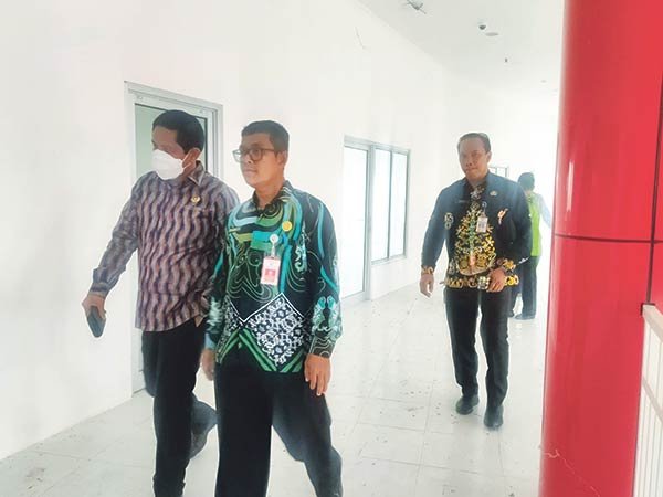 meninjau mal pelayanan publik kotim