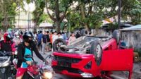 mobil hantam lima motor