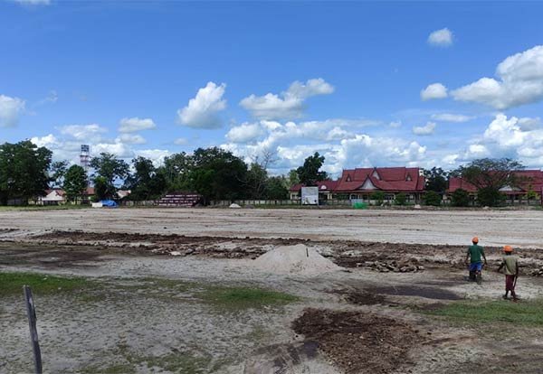 perbaikan lapangan stadion 29 november