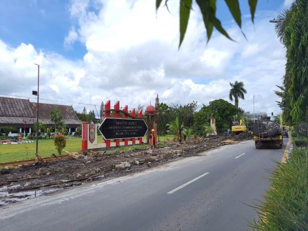 renovasi pagar kantor bupati kotim