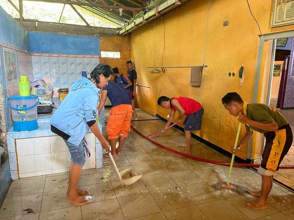 banjir mulai surut 1