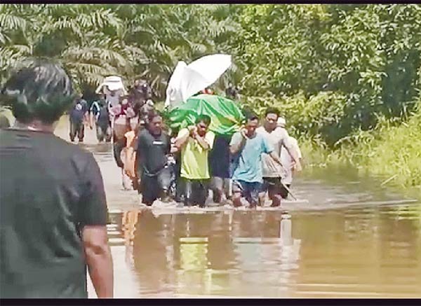 BANJIR-SUNGAI-MENTAWA banjir sungai mentawa