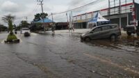 banjir tak kunjung surut