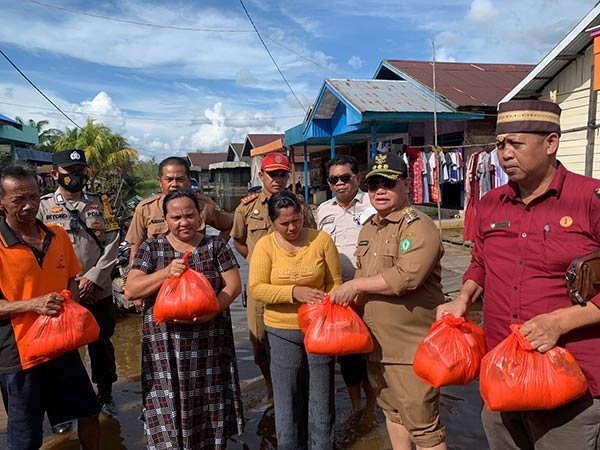 bupati kotim saluran bantuan banjir