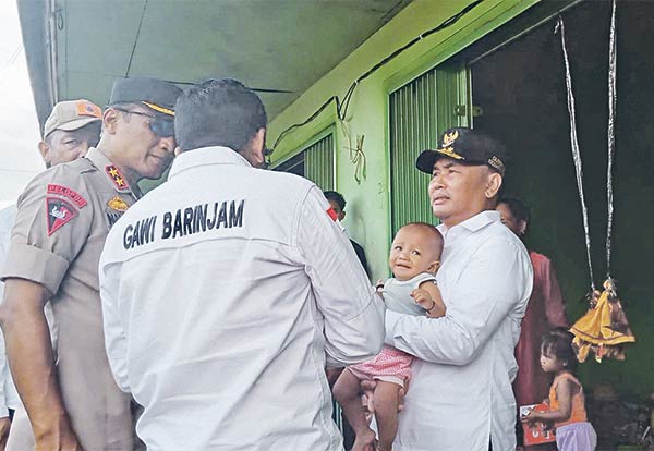 gubernur kalteng tinjau banjir