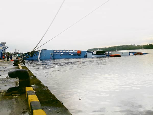 kapal tenggelam 1