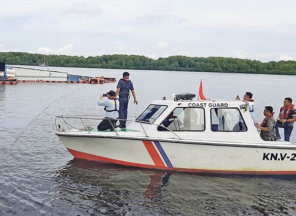 KAPAL-TENGGELAM kapal tenggelam