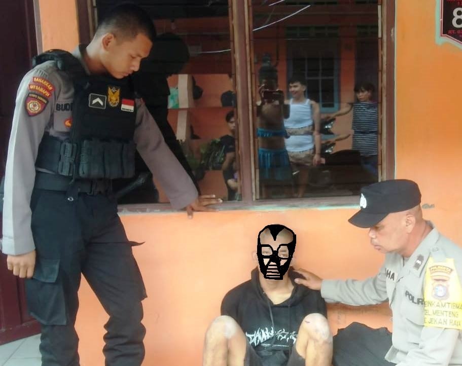 SMPN 8 Kota Palangka Raya,Jalan Temanggung Tilung,Pemuda tanpa identitas