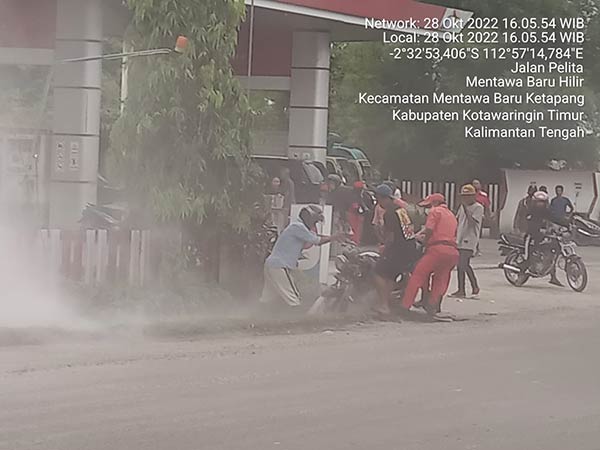 motor pelangsir terbakar