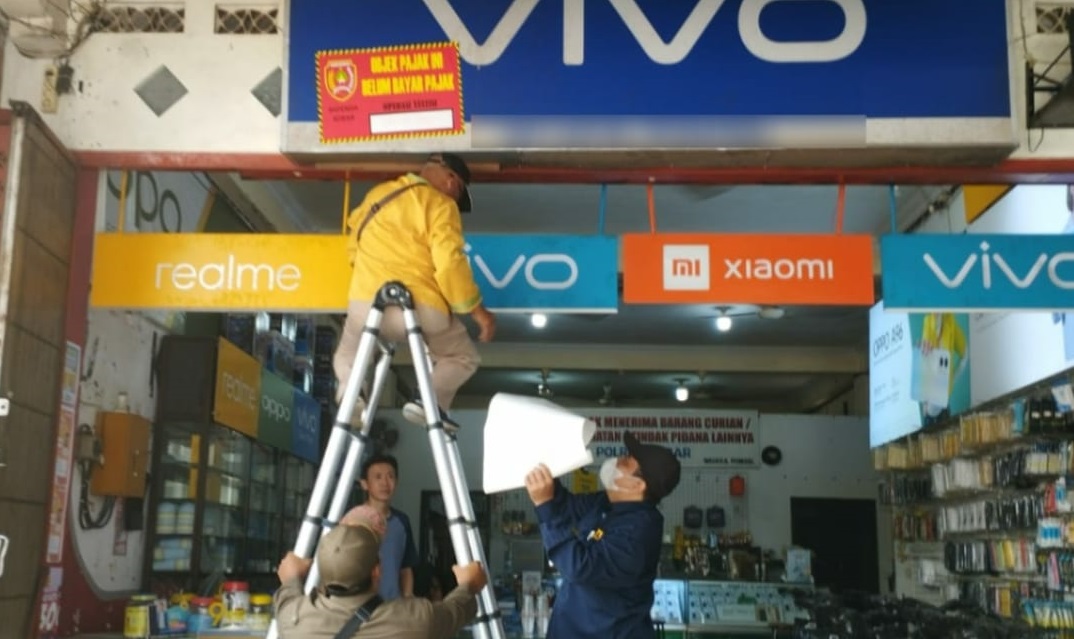 penunggak pajak reklame