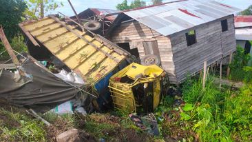 Jalan Mahir Mahar Lingkar Luar simpang Jalan Hiu Putih Palangka Raya,lakalantas