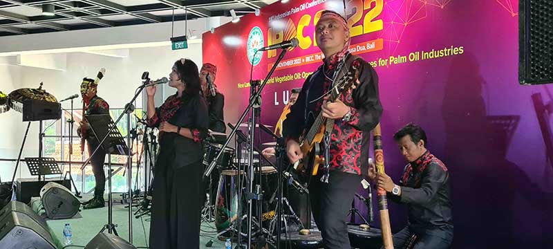 bellacoustic perform dalam acara luncheon