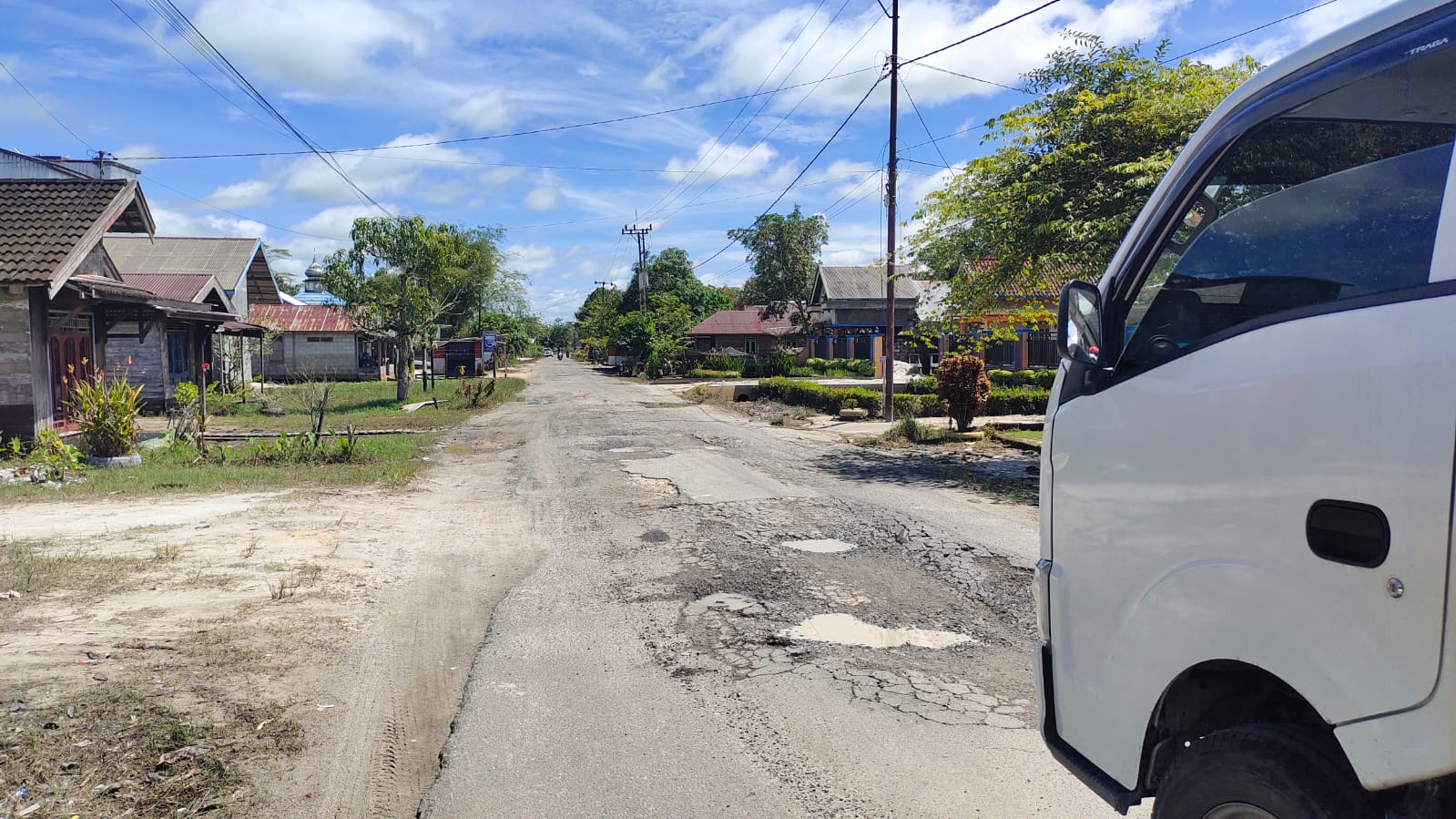 jalan rusak
