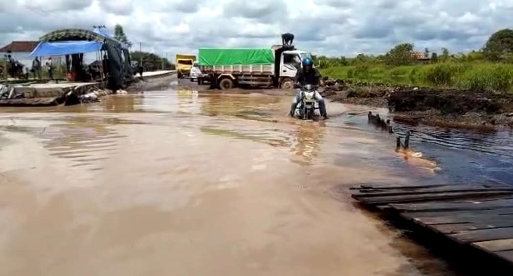masih tergenang foto