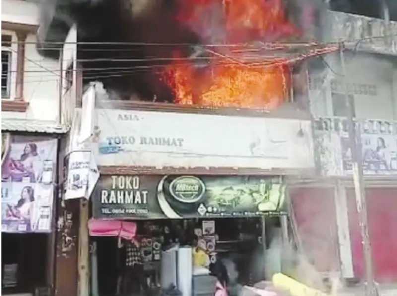 pasar besar palangkaraya kebakaran