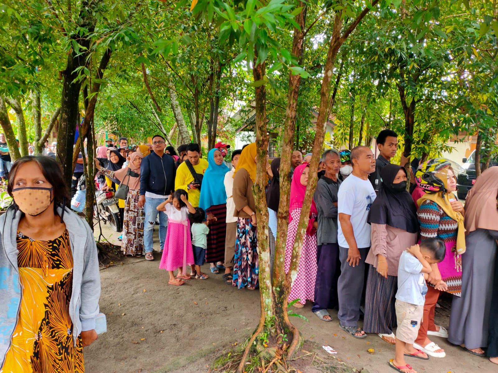 operasi pasar murah,kecamatan baamang,pasar murah sampit