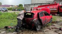 mobil terbakar
