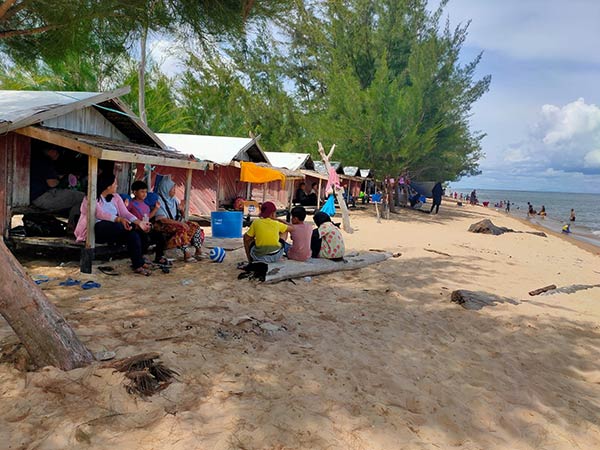 wisata pantai ujung pandaran