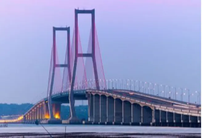 jembatan sura madu
