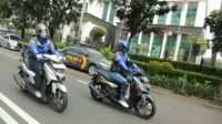 mengendari motor matik