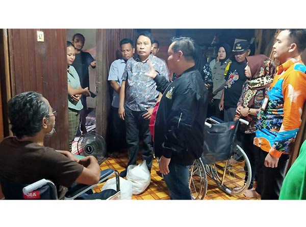 bantuan kursi roda pemkab kotim