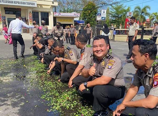 upacara naik pangkat polres kotim