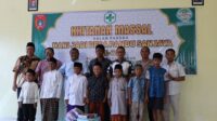 bersama anak anak yang akan dikhitan