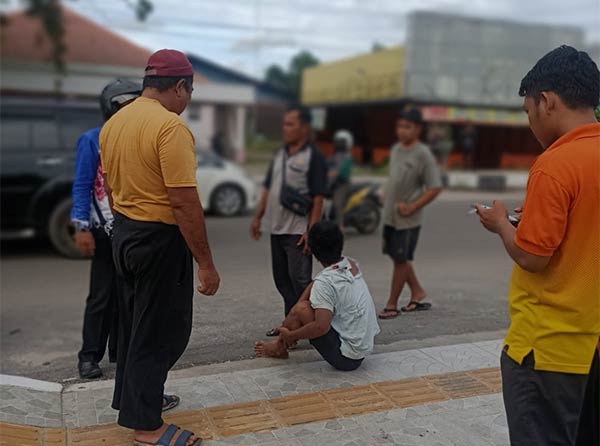 pemuda sampit dikeroyok massa