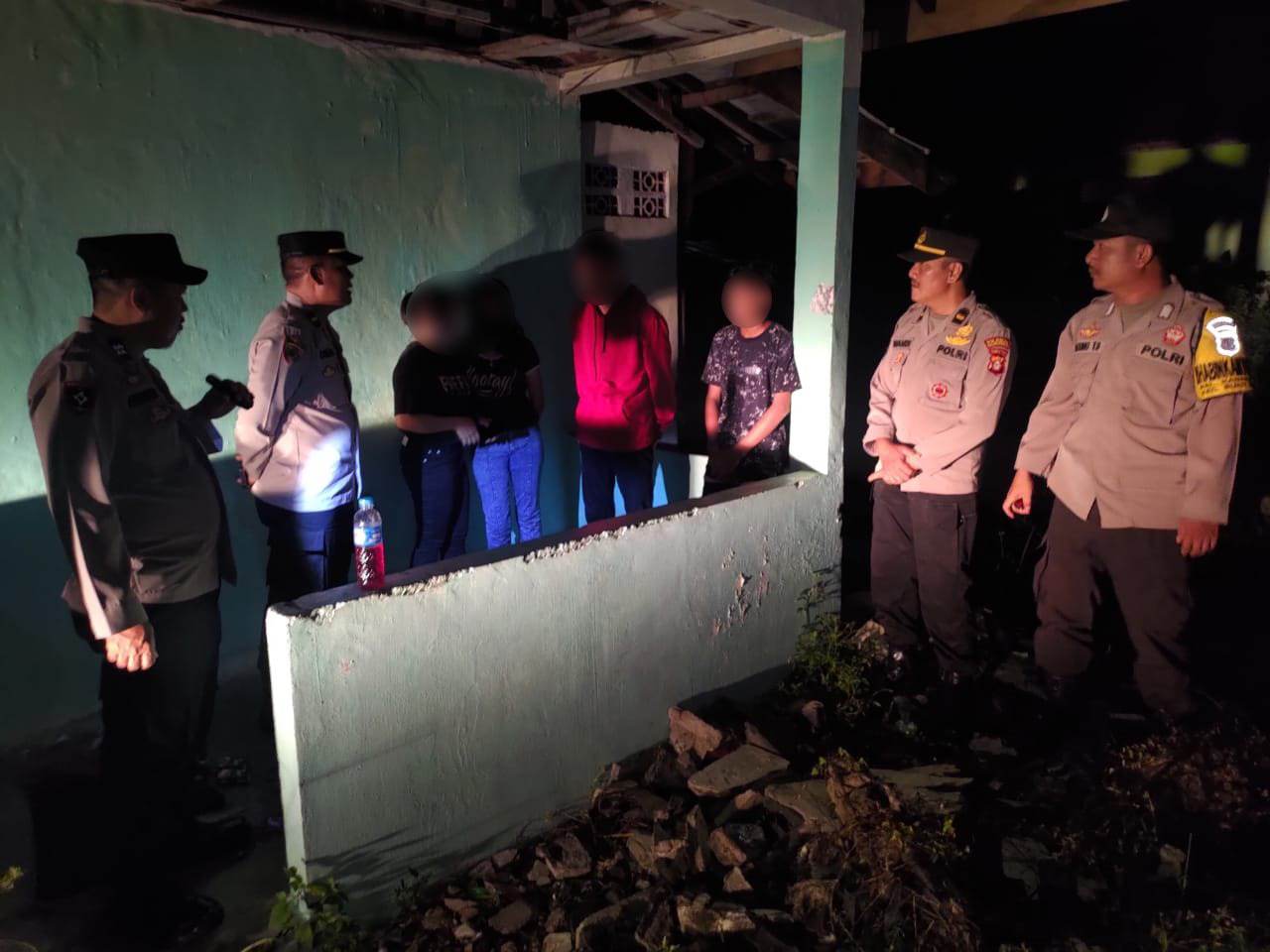 Aparat kepolisian sektor Bukit Batu Aparat kepolisian sektor Bukit Batu