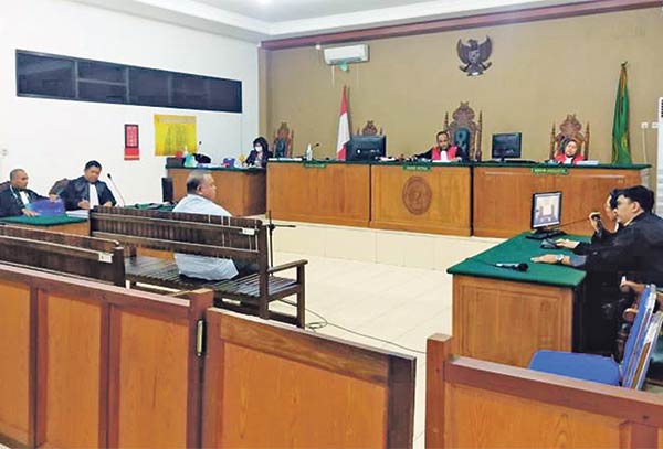 sidang kasus kontainer1