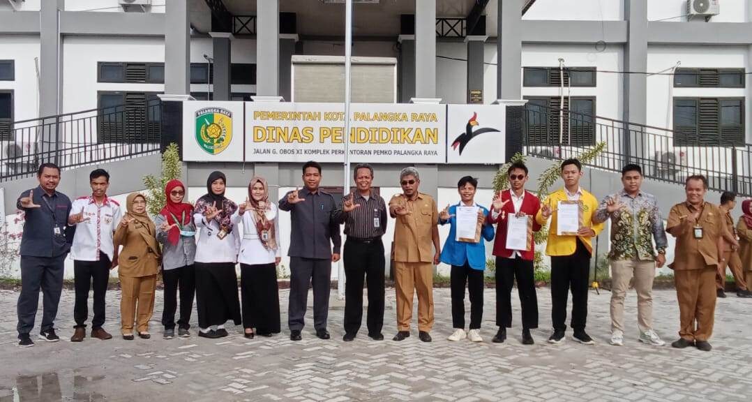 Pelepasan peserta program Kampus Mengajar yang dilakukan Kepala Dinas Pendidikan Kota Palangkaraya Jayani mewakili Wali Kota Palangka Raya Fairid Naparin, di halaman Kantor Dinas Pendidikan di Jalan Ir Soekarno,