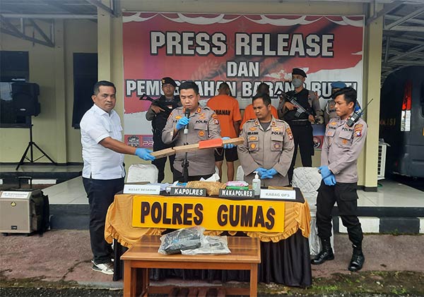 warga gumas tewas dikeroyok pemabuk