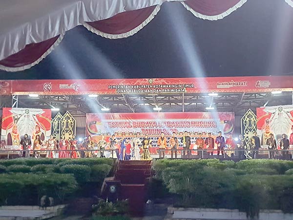 festival budaya parade