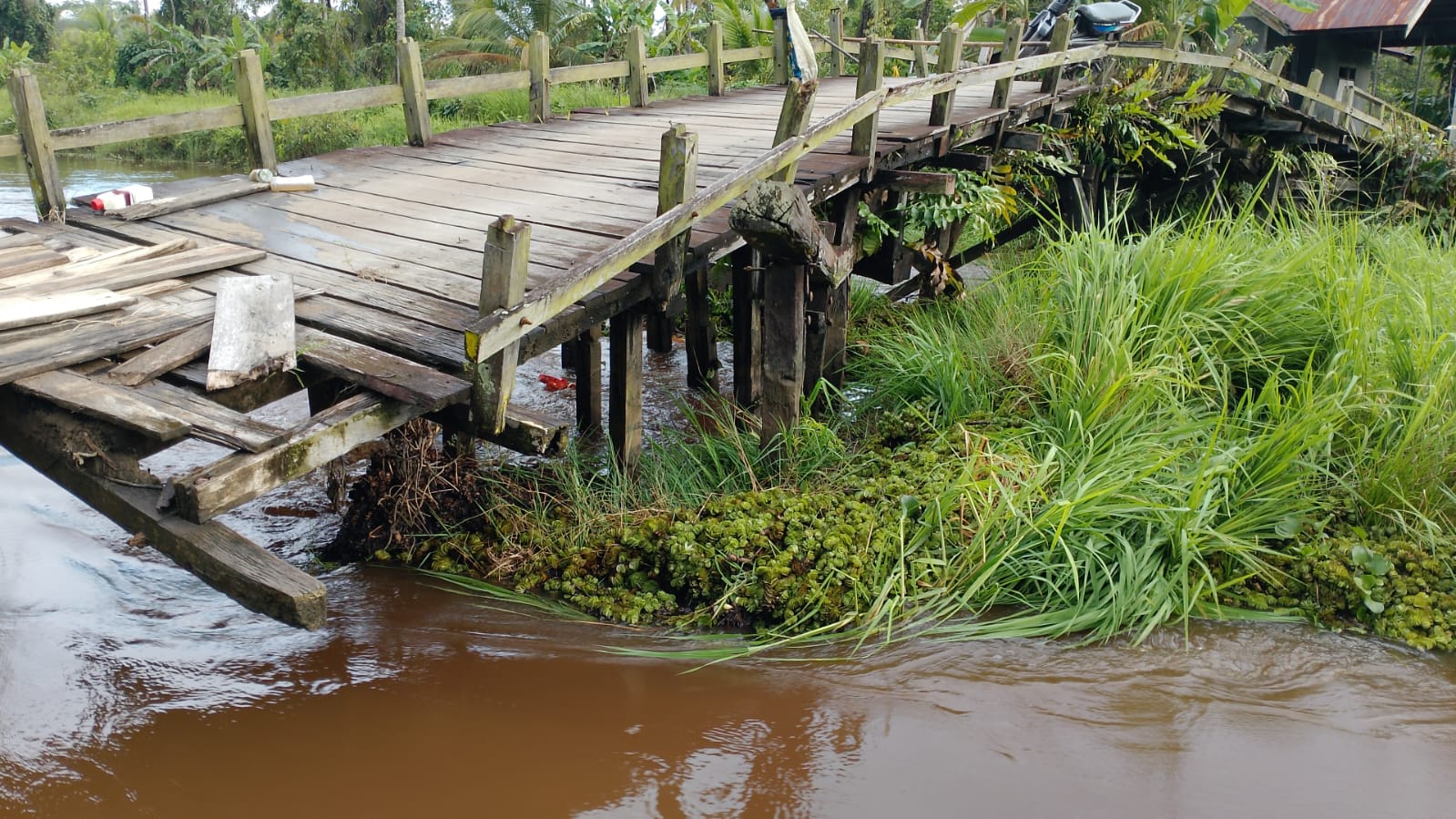 jembatan putus