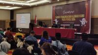 Sejumlah perwakilan partai politik, unsur pemerintah, TNI maupun Polri serta stakeholder terkait saat mengikuti sosialisasi KPU, Selasa (28/3).(dodi/radarpalangka)