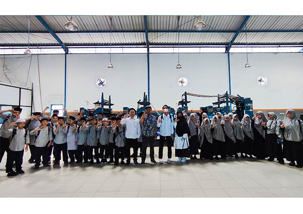 kunjungan ke radar sampit