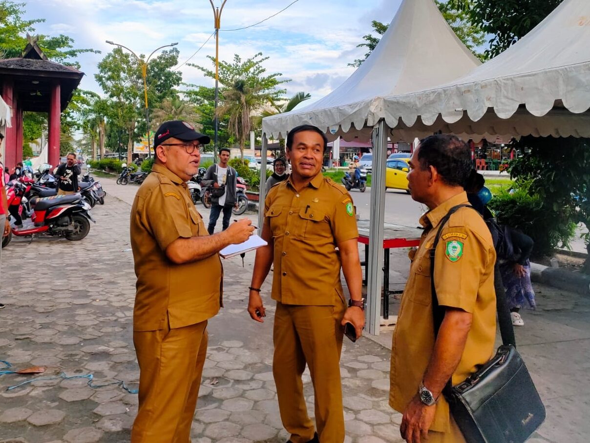 Tenda Pasar Ramadan yang sudah terpasang dan siap diisi oleh para pedagang, Selasa (21/3).(yuni/radarsampit)