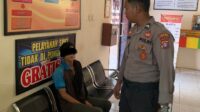 Pemuda berinisial AD (21) asal Jalan Menteng Palangkaraya yang terpaksa berurusan dengan aparat kepolisian lantaran melakukan pelecehan seksual di Jalan MH Thamrin, Sabtu (25/3).(istimewa)