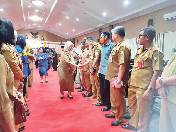 wabup kotim irawati