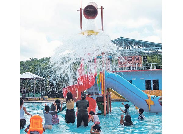 kolam renang lamandau