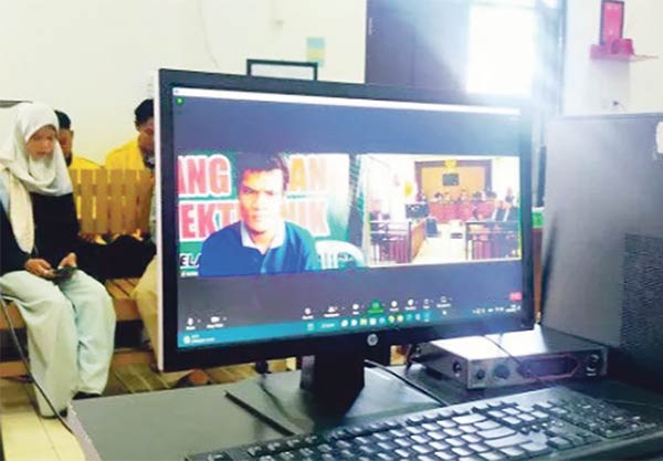 sidang pembunuh pasutri