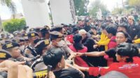 demo mahasiswa kalteng