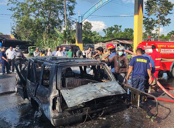 kebakaran mobil