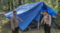Personel kepolisian Polres Lamandau saat menembukan tenda