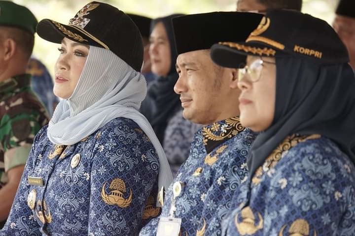 Wali Kota Palangka Raya, Fairid Naparin memimpin Apel dan Simulasi Peringatan Hari Kesiapsiagaan dan Peringatan Hari Otonomi Daerah XXVII