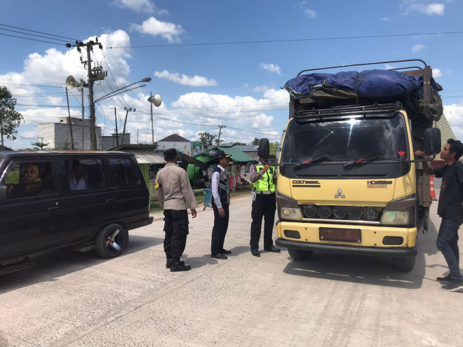 penjagaan jalan masuk kolam