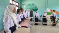 Salah satu kegiatan murid di SMPN 1 Telawang